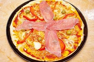 Pizza z kumpiakiem
