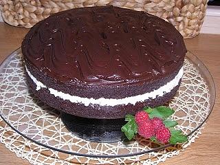 Czekoladowy tort z fasoli na rodzinne okazje