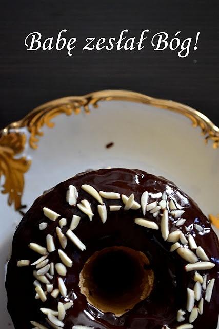 Gotowana babka migdałowa