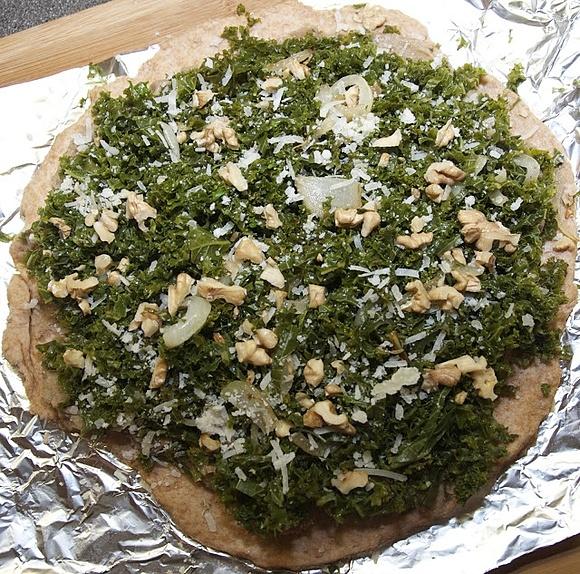 Pizza z jarmużem i kasztanami