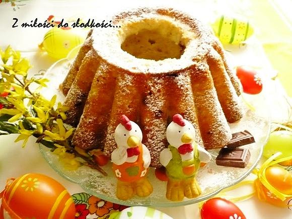 Babka serowa z czekoladą, wilgotna i aromatyczna na Wielkanoc
