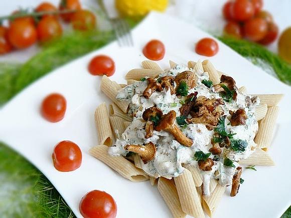 Penne z kurkami w sosie śmietanowym