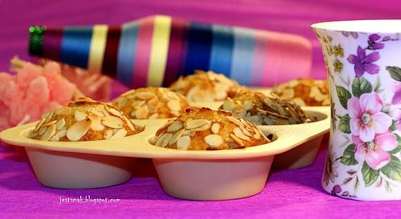 Muffinki z białą czekoladą