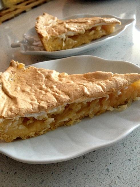 Tarta jabłkowa z bezą