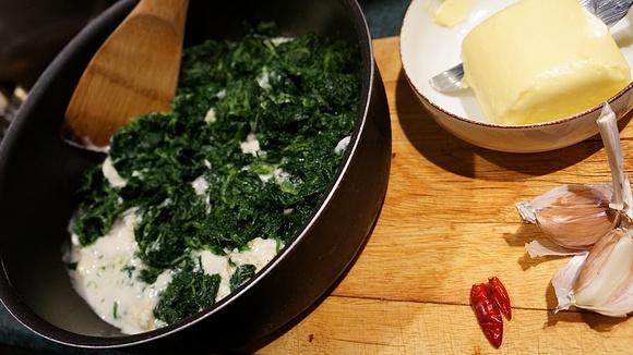 Pierogi ze szpinakiem i suszonymi pomidorami