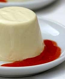 Panna Cotta z konfiturą truskawkową - deser na weekend