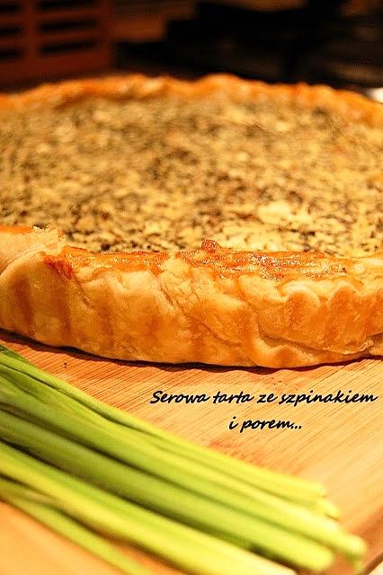 Serowa tarta ze szpinakiem i porem