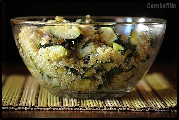Quinoa z cukinią