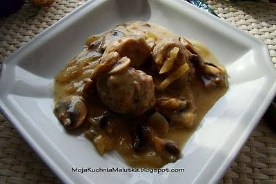 Pieczarkowe klopsiki w pieczarkach