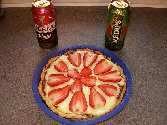 Tarta z budyniem i truskawkami