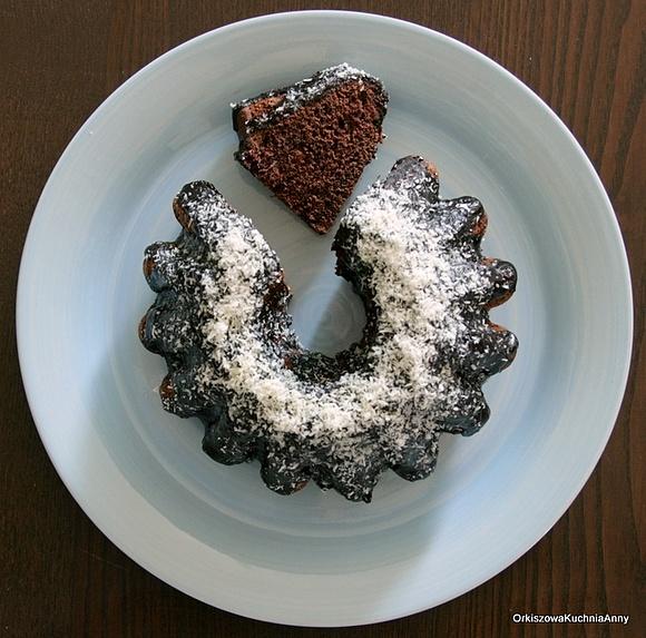 Babka kakaowa z polewą czekoladową