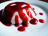 Panna Cotta z sosem malinowym