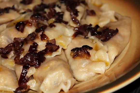 Pierogi z farszem z czerwonej soczewicy