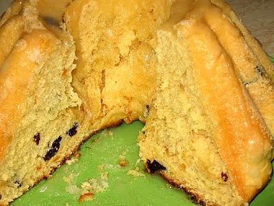 Wielkanocna babka drożdżowa