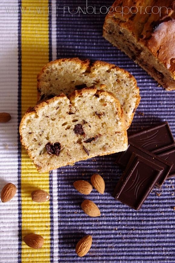 Babka migdałowo-czekoladowa