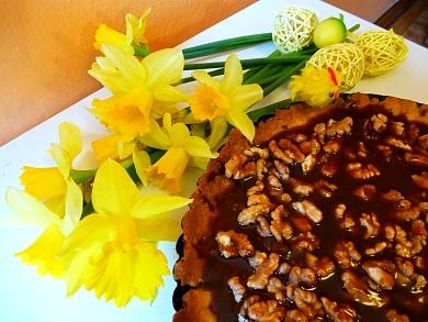Mazurek orzechowo-czekoladowo-karmelowy