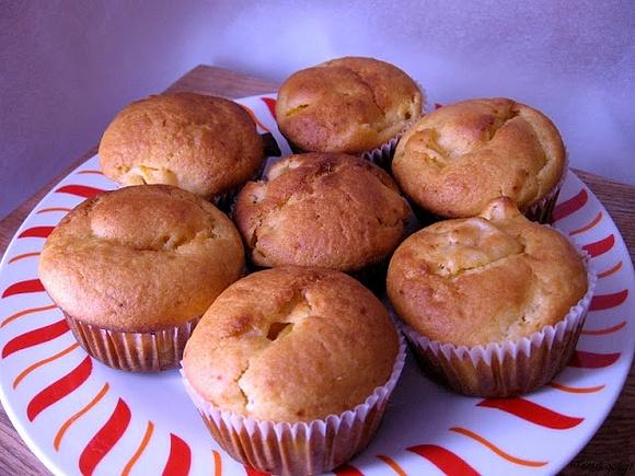 Muffinki brzoskwiniowe