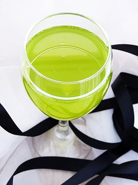 Kaktusek drink z szampanem, wódką i sokiem kaktusowym