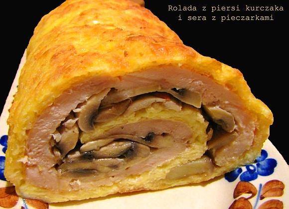 Rolada serowa z piersi kurczaka z pieczarkami