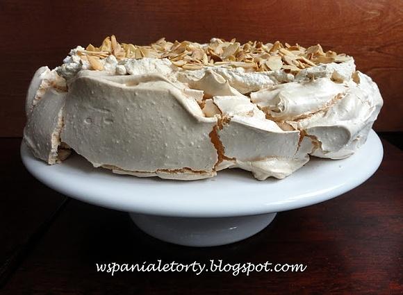Tort bezowy Kavova Pavlova