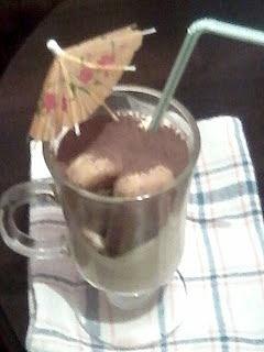 Tiramisu w szklance na likierze kawowym