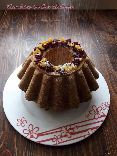 Babka pomarańczowa z wanilią i żurawiną
