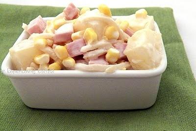 Sałatka z ananasem