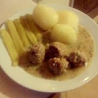 Pulpety w sosie koperkowym