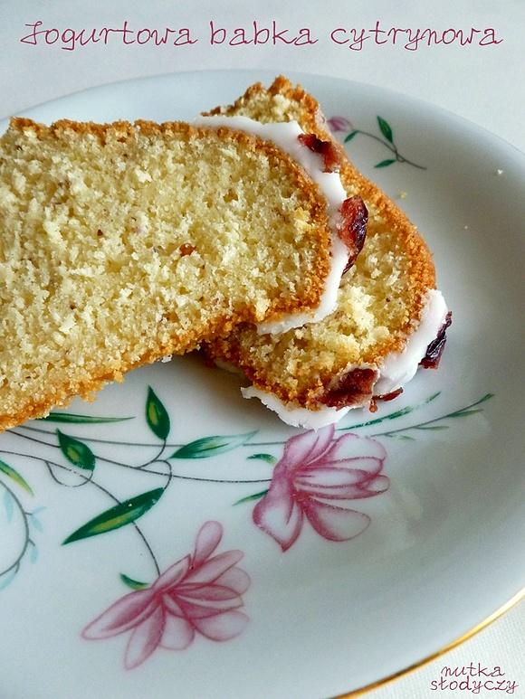 Jogurtowa babka cytrynowa