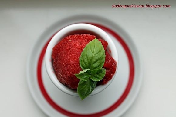 Sorbet truskawkowy z bazylią