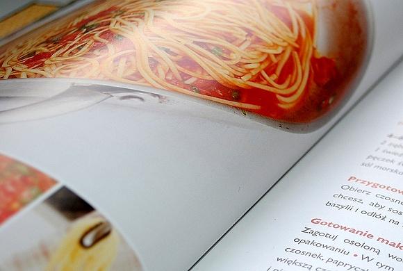 Tradycyjne spaghetti z sosem pomidorowym