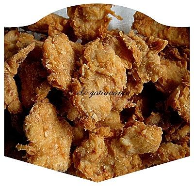 Domowe nuggetsy z kurczaka, chrupiące kawałki mięsa dla dzieci
