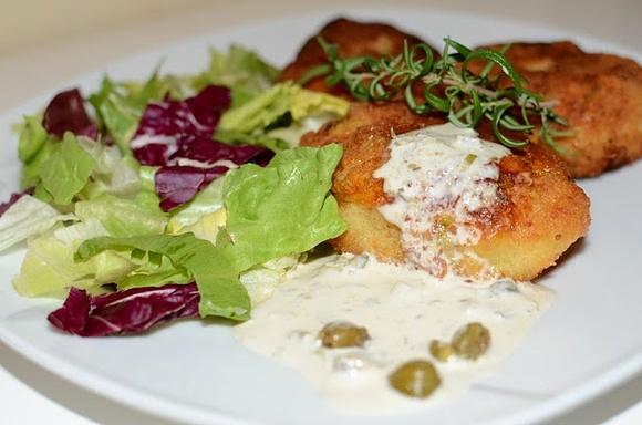 Fishcakes kotlety rybne z sosem majonezowo kaparowym