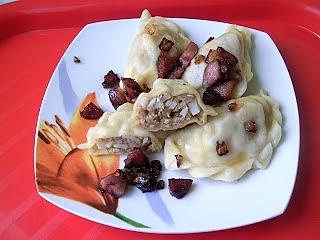 Pierogi z wędzonym boczkiem