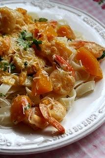 Tagliatelle z dynią i krewetkami w śmietanowym sosie