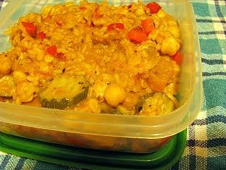 Ryż z ciecierzycą cukinią i papryką szybki lunchbox