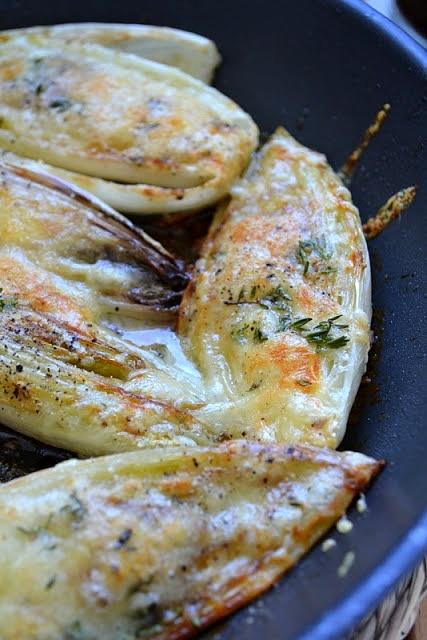 Przebudzenie sezonowość od a do m i karmelizowana cykoria z Gruyère