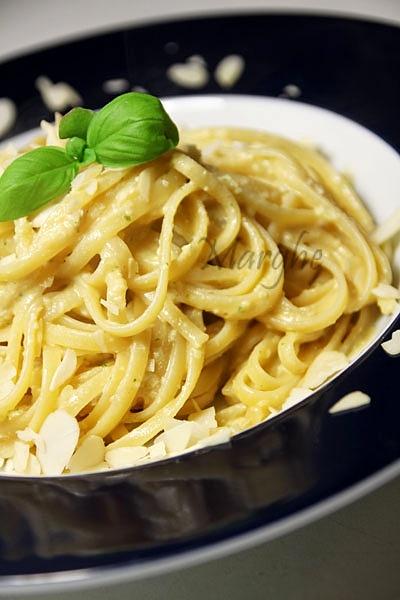 Pesto prawie sycylijskie z makaronem bucatini