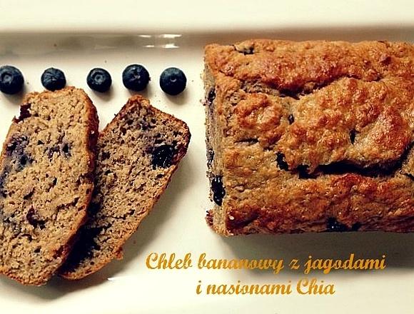 Chleb orkiszowo-bananowy z jagodami i nasionami chia