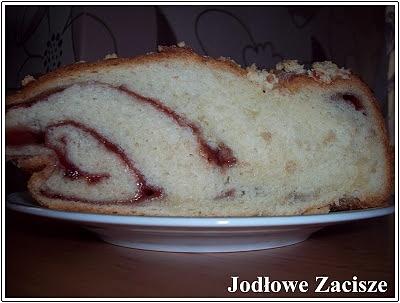 Chlebek z dżemem – mięciutka drożdżówka na podwieczorek
