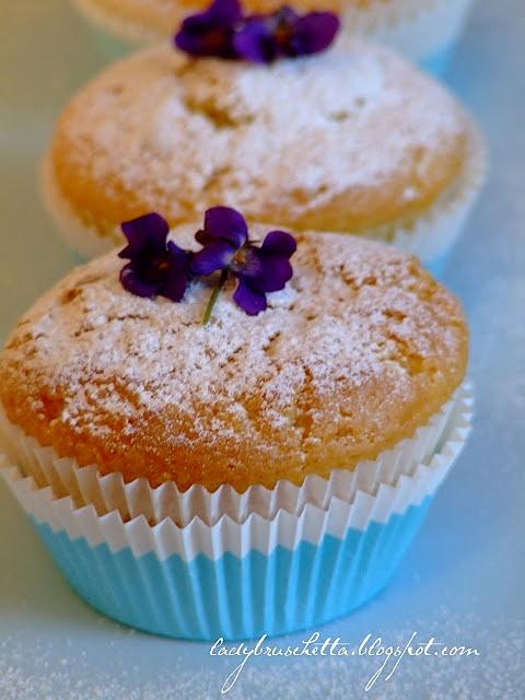 Muffinki pomarańczowo-migdałowe