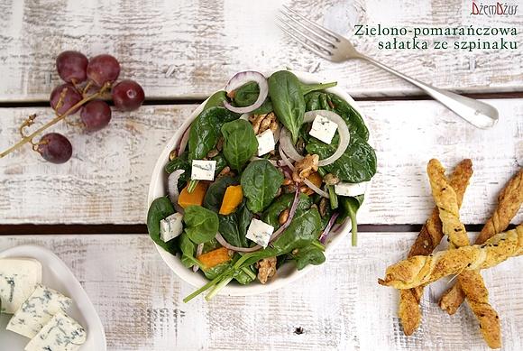 Zielono-pomarańczowa sałatka ze szpinaku