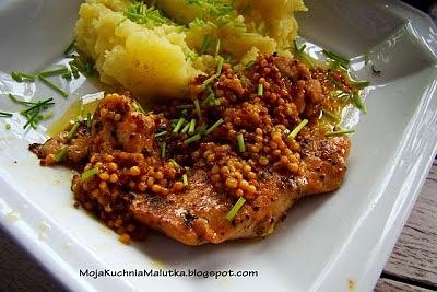 Drobiowy kotlecik w sosie gorczycowym