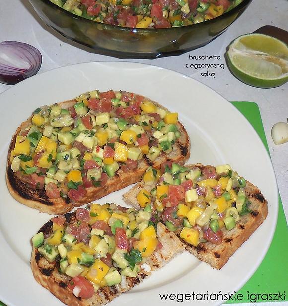 Bruschetta z egzotyczną salsą
