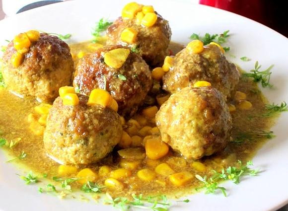 Kulki mięsne w sosie kokosowym z curry