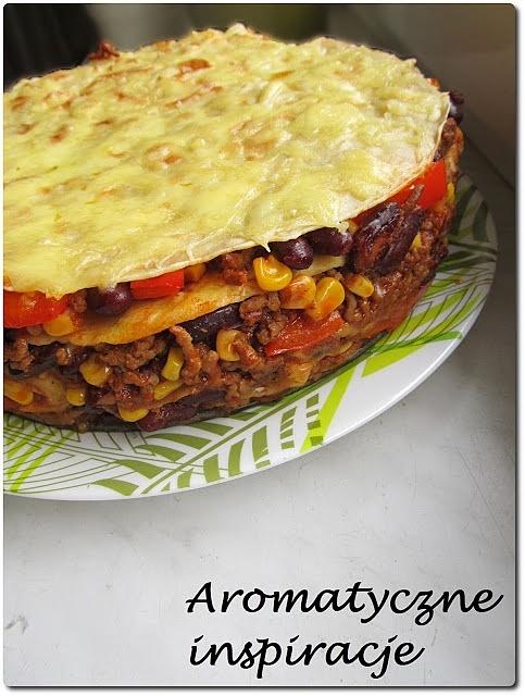 Tort naleśnikowy z chili con carne