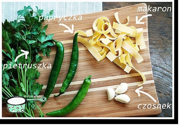 Makaron z czosnkiem, oliwą i pepperoni
