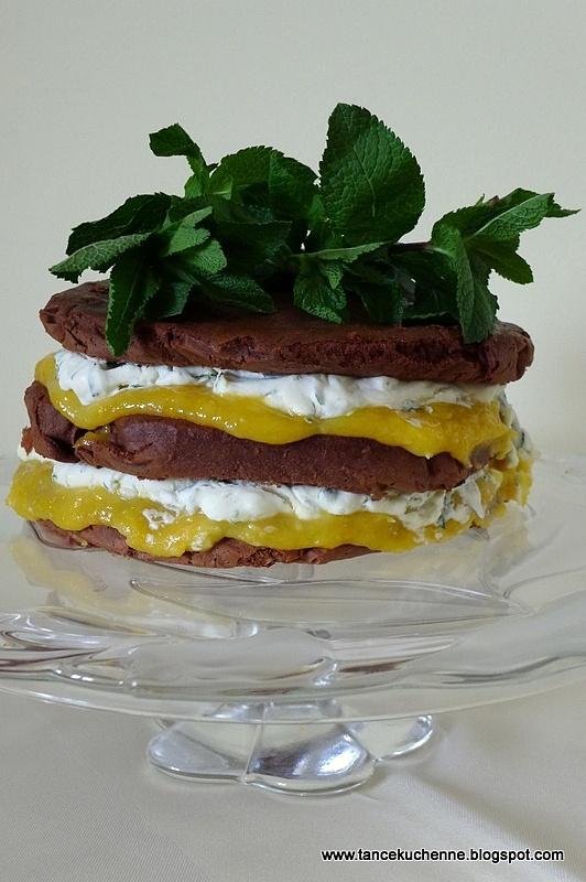 Tort czekoladowy z kremem miętowym i lemon curd