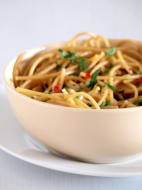 Spaghetti aglio e olio z książki Ewy Chodakowskiej