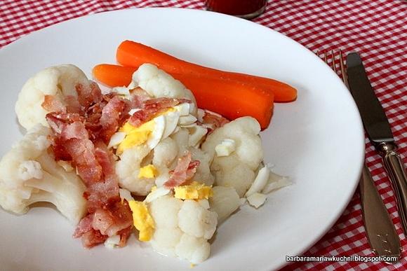 Warzywny lunch z boczkiem - szybki i sycący przepis